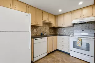 1300 St Charles Pl, Pembroke Pines, FL 33026 - Photo 4
