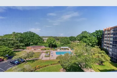 1300 Saint Charles Pl #620, Pembroke Pines, FL 33026 - Photo 2