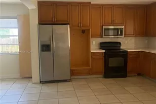 18715 NE 18th Ave, Miami, FL 33179 - Photo 4