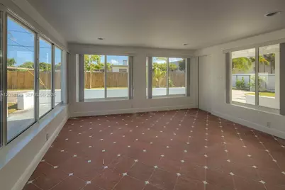 160 NW 199th St #1, Miami Gardens, FL 33169 - Photo 6