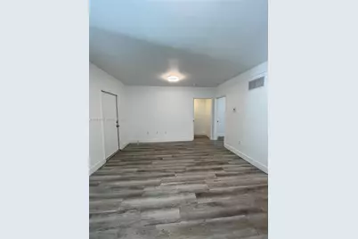 729 Meridian Av #10, Miami Beach, FL 33139 - Photo 12