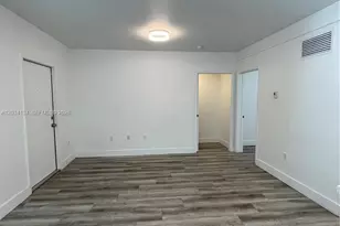 729 Meridian Ave, Miami Beach, FL 33139 - Photo 12