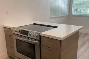 729 Meridian Ave, Miami Beach, FL 33139 - Photo 14