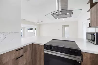 1221 SE 10th St, Deerfield Beach, FL 33441 - Photo 12