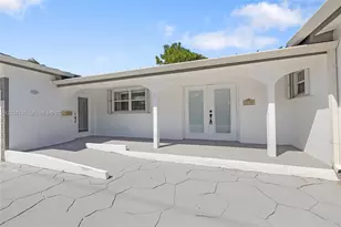 1221 SE 10th St, Deerfield Beach, FL 33441 - Photo 4