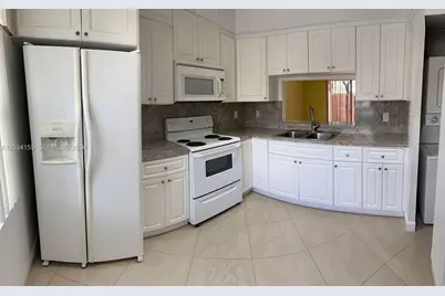6361 NW 170th Ln, Hialeah, FL 33015 - Photo 6