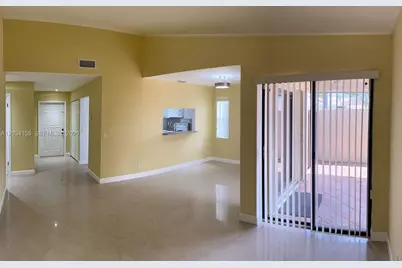 6361 NW 170th Ln, Hialeah, FL 33015 - Photo 2