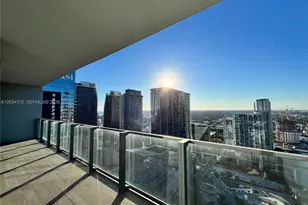 68 SE 6th St, Miami, FL 33131 - Photo 18