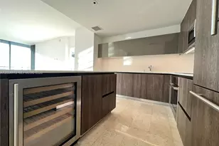 68 SE 6th St, Miami, FL 33131 - Photo 8