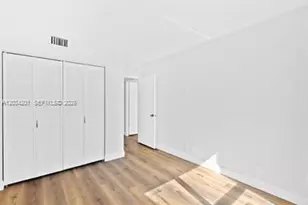 2500 Parkview Dr, Hallandale Beach, FL 33009 - Photo 8