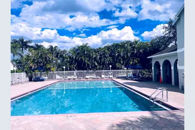 19001 NW 79th Ct, Hialeah, FL 33015 - Photo 24