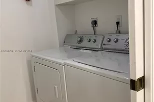 9805 NW 52nd St, Doral, FL 33178 - Photo 10