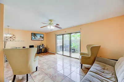 7661 NW 38th Ct, Sunrise, FL 33351 - Photo 2
