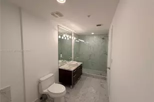 253 NE 2nd St, Miami, FL 33132 - Photo 12