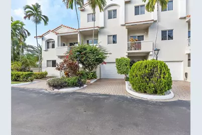 21399 Marina Cove Cir #M12, Aventura, FL 33180 - Photo 2