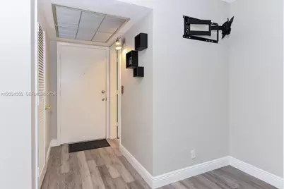 298 SW 6th St #103, Boca Raton, FL 33432 - Photo 14