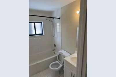7800 W 29th Way #202, Hialeah, FL 33018 - Photo 8