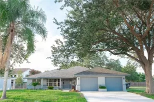 401 SW Ridgecrest Dr, Port Saint Lucie, FL 34953 - Photo 2