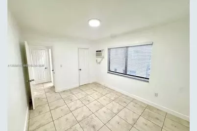 550 SW 10th St #6, Miami, FL 33130 - Photo 8
