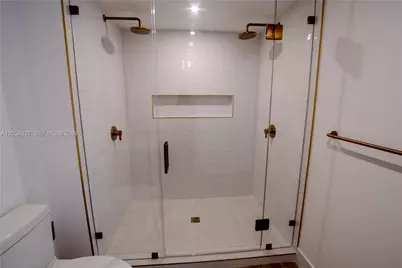 90 NE 32nd St #824, Miami, FL 33137 - Photo 4
