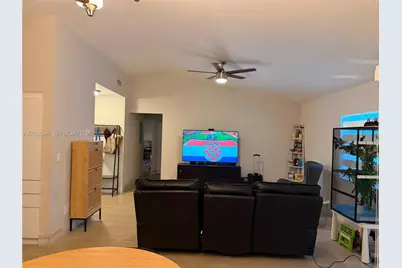 11727 NW 12th St, Pembroke Pines, FL 33026 - Photo 2