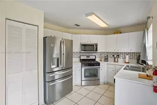8964 NW 53rd Ct, Sunrise, FL 33351 - Photo 12