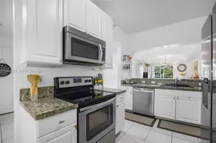 10720 NW 66th St, Doral, FL 33178 - Photo 8