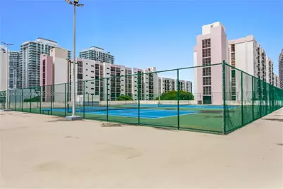 17021 N Bay Rd #429, Sunny Isles Beach, FL 33160 - Photo 2