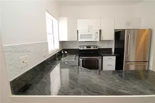 1423 Avon Ln, North Lauderdale, FL 33068 - Photo 4