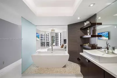 4779 Collins Ave #2604, Miami Beach, FL 33140 - Photo 16