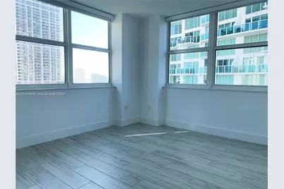 31 SE 5th St #1910, Miami, FL 33131 - Photo 12
