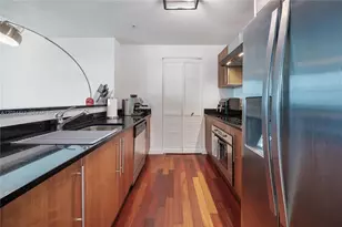 300 S Biscayne Blvd, Miami, FL 33131 - Photo 14