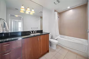 300 S Biscayne Blvd, Miami, FL 33131 - Photo 12