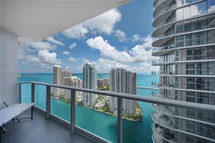 300 S Biscayne Blvd, Miami, FL 33131 - Photo 1