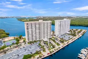 300 Bayview Dr, Sunny Isles Beach, FL 33160 - Photo 36