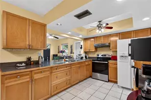 4271 NW 49th Terrace, Lauderdale Lakes, FL 33319 - Photo 10