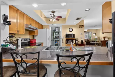 4271 NW 49th Ter, Lauderdale Lakes, FL 33319 - Photo 14
