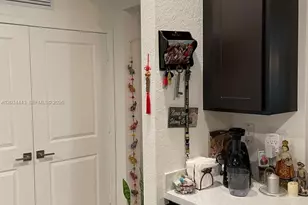 556 NE 5th St, Florida City, FL 33034 - Photo 6
