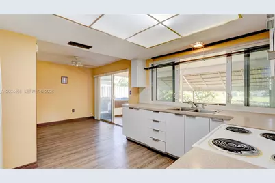 6801 NW 25th Ct, Sunrise, FL 33313 - Photo 26
