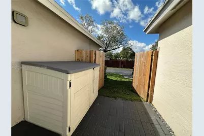5733 NW 100th Ct, Doral, FL 33178 - Photo 50