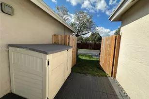 5733 NW 100th Ct, Doral, FL 33178 - Photo 50