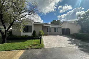 5733 NW 100th Ct, Doral, FL 33178 - Photo 8