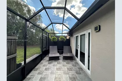 5733 NW 100th Ct, Doral, FL 33178 - Photo 4