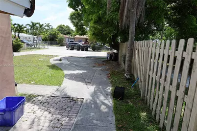 1029 S C St, Lake Worth, FL 33460 - Photo 12