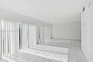 15460 SW 82nd Ln, Miami, FL 33193 - Photo 6