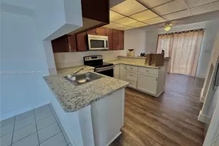 15460 SW 82nd Ln, Miami, FL 33193 - Photo 4