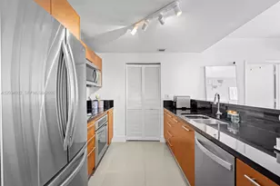253 NE 2nd St, Miami, FL 33132 - Photo 4