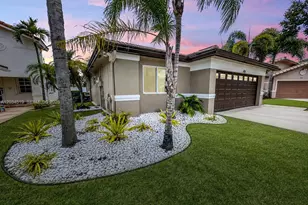 414 SW 177th Ave, Pembroke Pines, FL 33029 - Photo 2