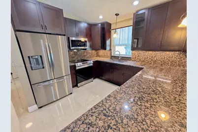 414 SW 177th Ave, Pembroke Pines, FL 33029 - Photo 14