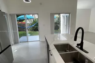 3325 NW 79th Way, Davie, FL 33024 - Photo 4